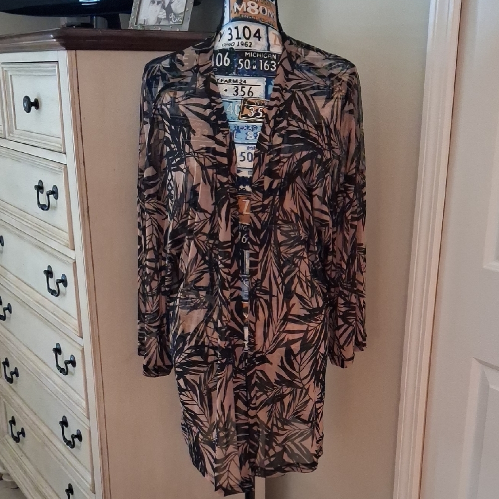 Elegant Black and Tan Women's Kimono